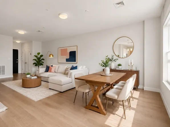 999 Hancock St Unit 209, Quincy, MA 02169