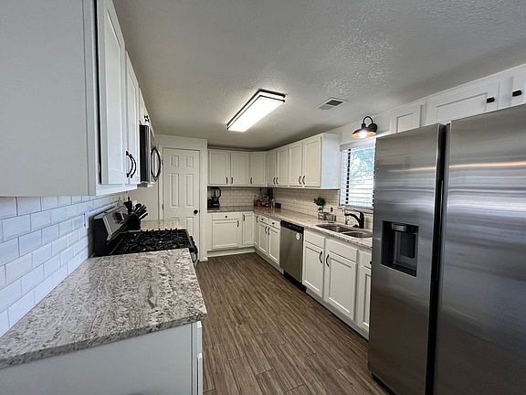5th image of 1703 Dorothy St NE
