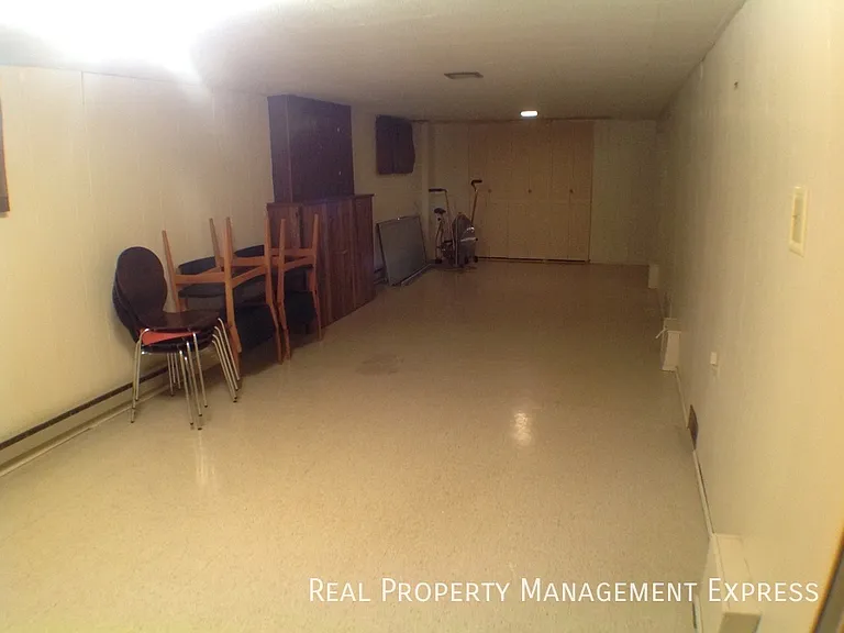 233 E Pam Rd — Photo 16
