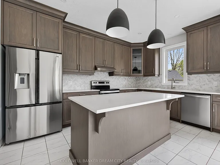 98 Livingston Dr — Photo 13