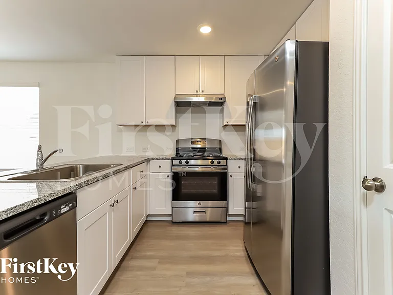 10643 Erinita Way — Photo 6