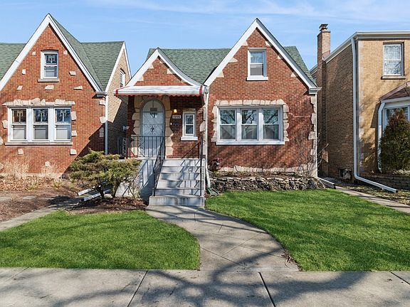 2nd image of 5806 W Wilson Ave