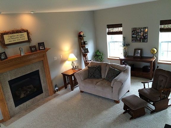 Living Room 9 foot ceilings