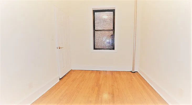 Rented by Manhattan Realty Group | media 10