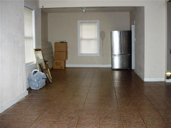 3rd image of 3006 Kingsford Ave