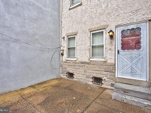 4th image of 529 E Wildey St