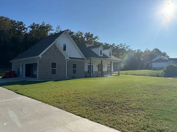 1806 E Holloway St, Morrilton, AR 72110