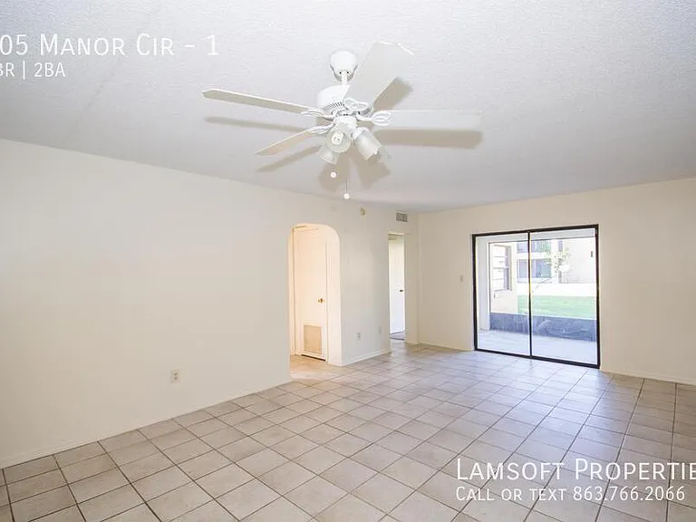 305 Manor Cir #1 — Photo 4