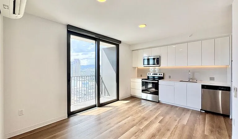 987 Queen St #2511 — Photo 1