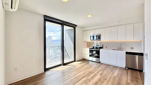 987 Queen St #2511 Photo 1
