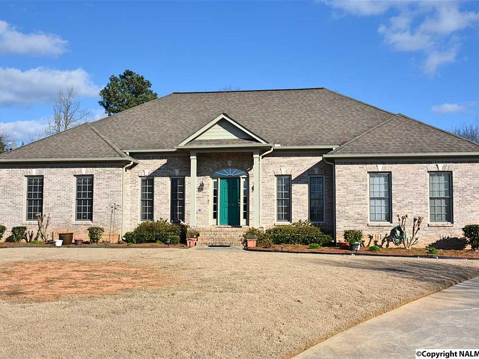 1st image of 106 Kinsman Cir