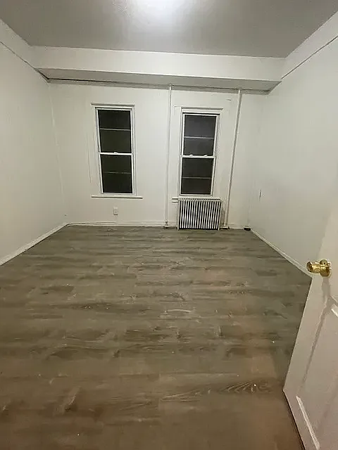 3954 Victory Boulevard — Photo 3