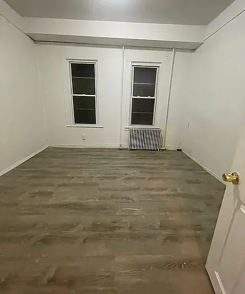 3954 Victory Blvd #1R — Photo 3