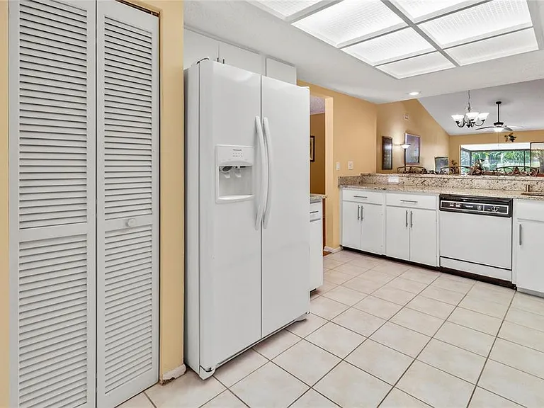 4660 La Jolla Dr — Photo 10