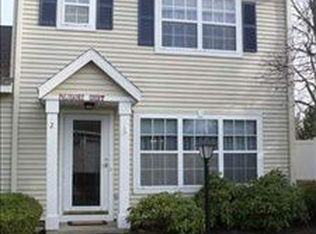 2 Palisade Ct, Troy, NY 12182