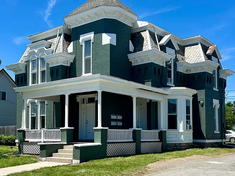W Front St — Photo 1