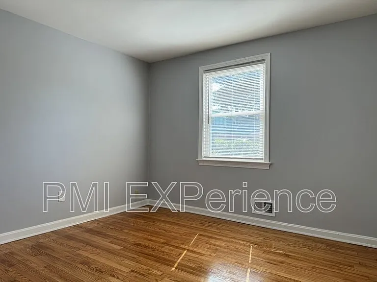 5716 Davey St — Photo 11