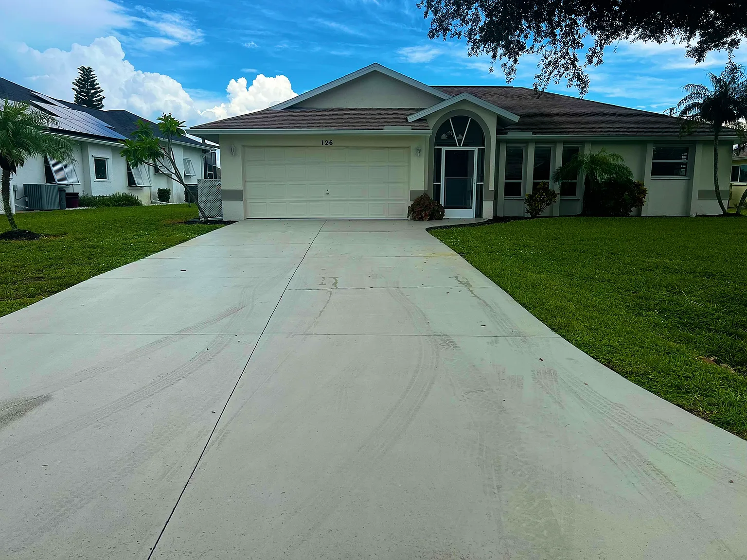 3 bed, 1354 sqft, $2,200 — Photo 1