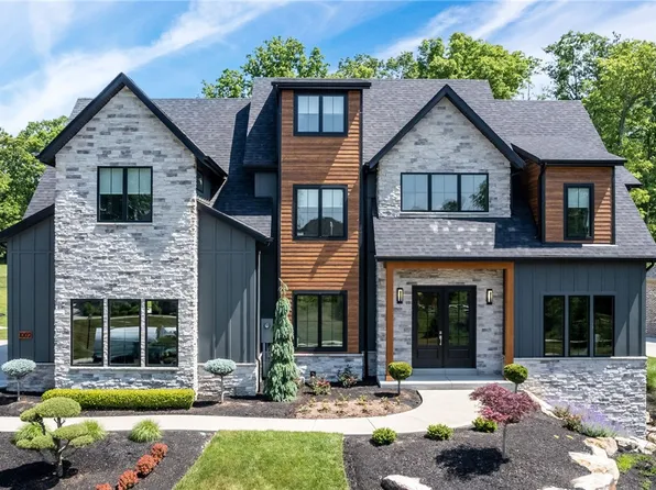 1002 Goldeneye Dr, Baden, PA 15005