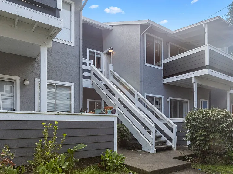 Redwood Creek Villas — Photo 14