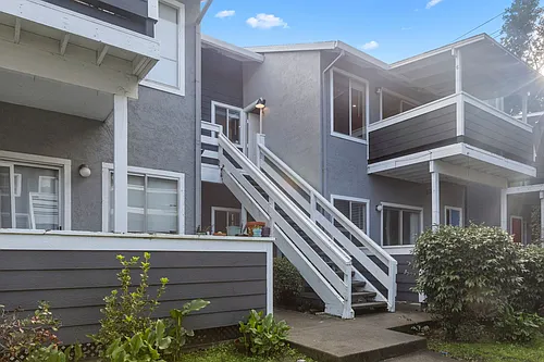 Redwood Creek Villas Photo 1