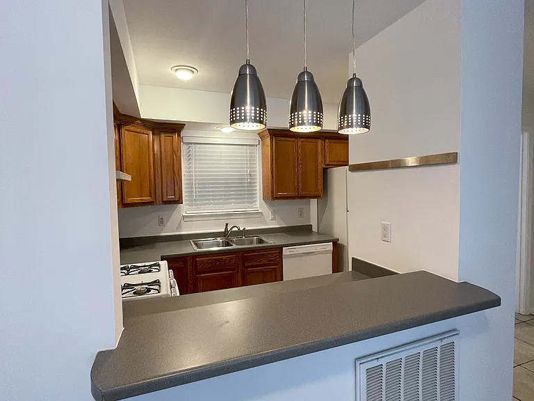 2200A Elder St — Photo 7