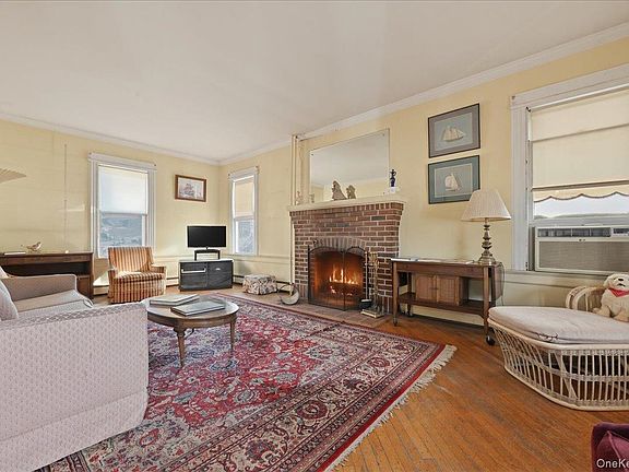 3rd image of 590 Waterview Road