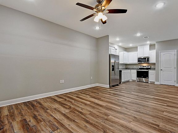 2nd image of 1044 Dubois St