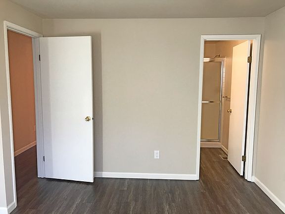 5th image of 8122 S Cushman Ave