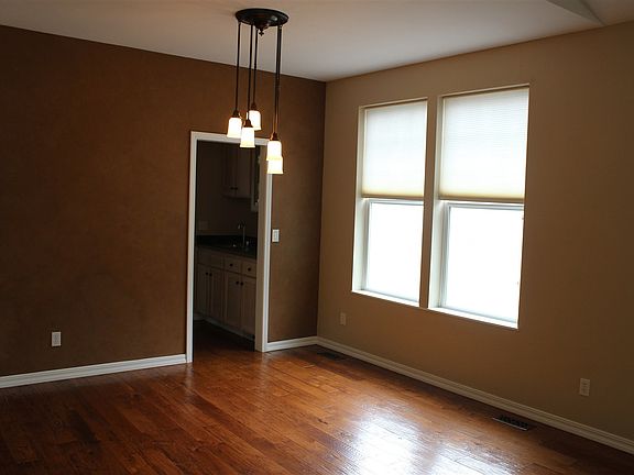 3rd image of 2310 S Park Dr