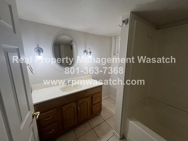 1105 S 700 E — Photo 29