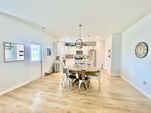 2nd image of 3042 Vincent Astor Dr