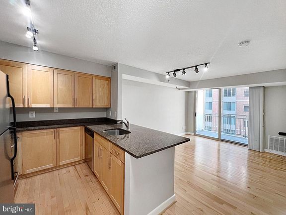 4th image of 7500 Woodmont Ave #S708