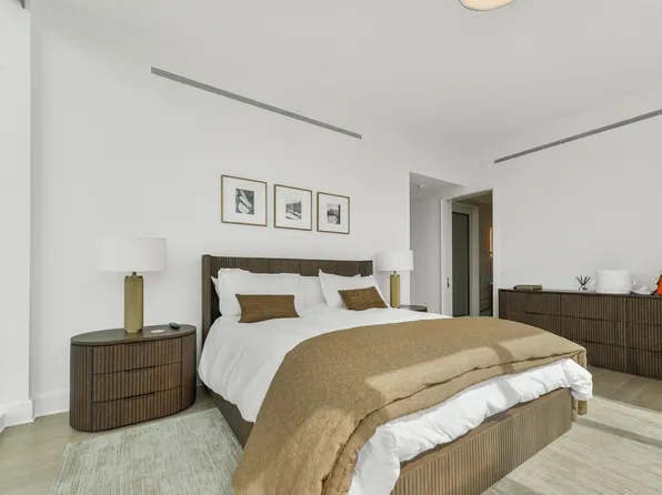 45 East 22nd Street image 10 of 28