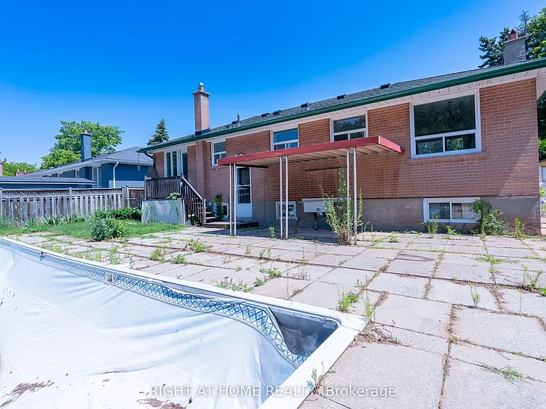 426 Seaton Dr — Photo 17