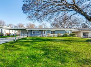 8828 Holt St, Lakeside, TX 76135