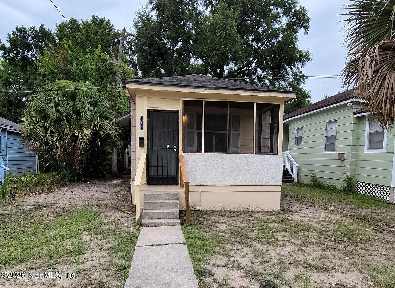 2 bed, 1.0 bath, 704 sqft, $950 — Photo 1