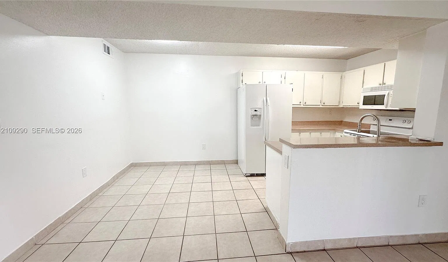 Palms Of Pembroke Condo — Photo 2