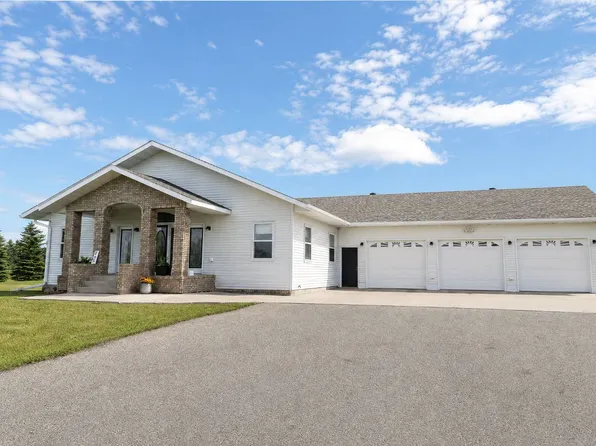 104 Whitetail Ct SE, Devils Lake, ND 58301