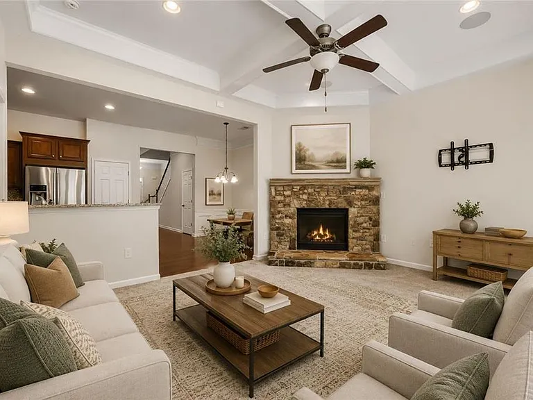 2444 Norwood Dr SE — Photo 3
