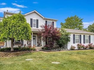 57670 Apple Ln, New Hudson, MI 48165