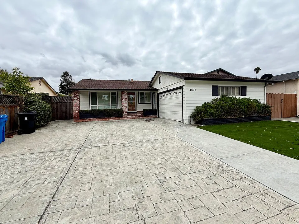 4328 Stevenson Blvd