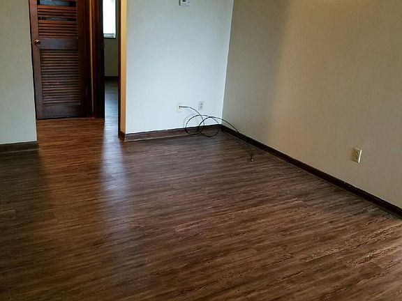 4th image of 332 Forestal Dr #10
