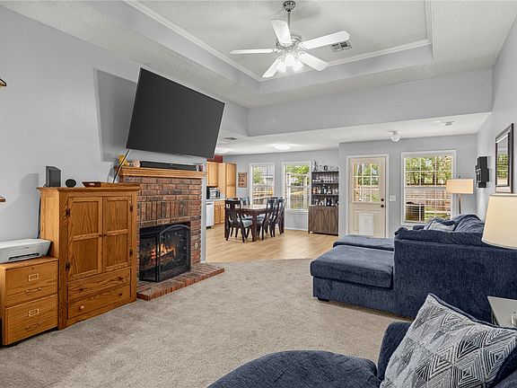 3rd image of 3801 W Beechwood Dr