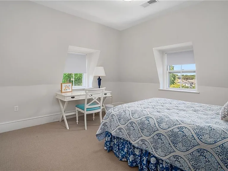 15 Berkeley Ave — Photo 18
