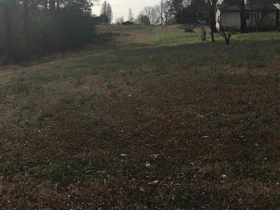 2nd image of 808 Old Crowder Dr