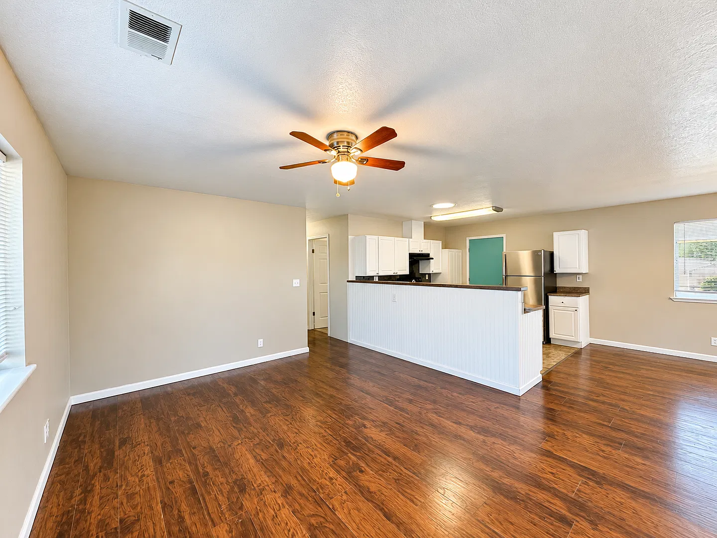 Charming 3-Bedroom Home with Attached Garage in McKinleyville! — Photo 3