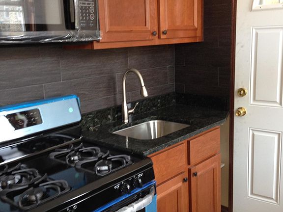 3rd image of 1108 W Columbia Ave #2