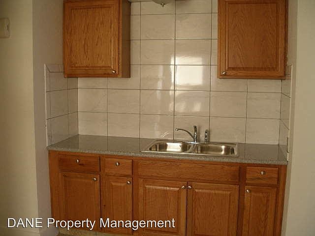 2nd image of 1129 Cedar Ave