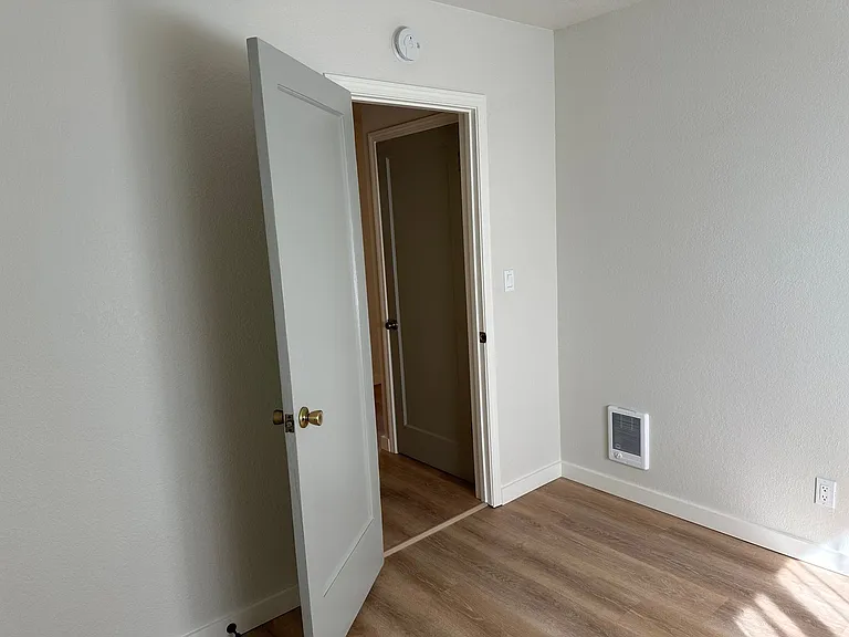 932 E 25th Ave — Photo 17
